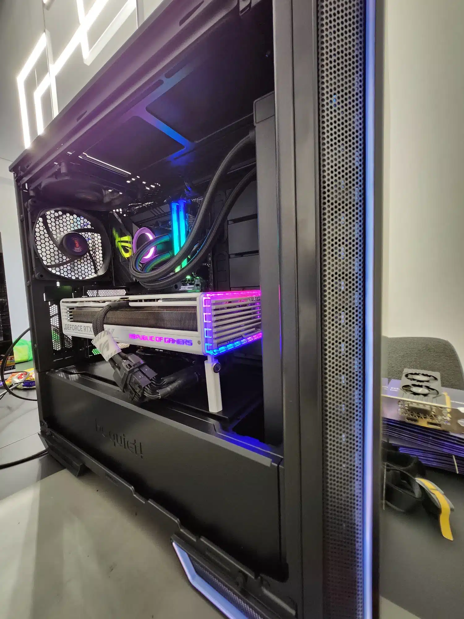 מחשב גיימינג נייח-Ryzen 5 7600X-ZOTAC GAMING GeForce RTX 4080 SUPER Trinity Black Edition 16GB